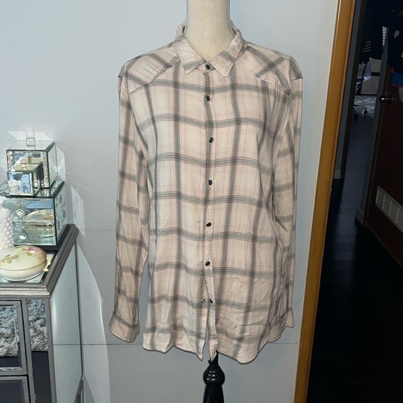 YoungLa Shirt woman’s XL Cream Flannel Pearl Snap Button Long Sleeve Collared - Picture 1 of 7